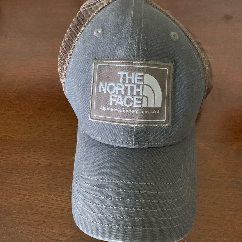 North face trucker hat